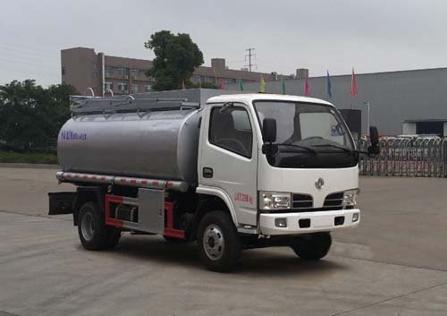 東風(fēng)5.8方洗井液罐車專威牌HTW5072TGY型供液車