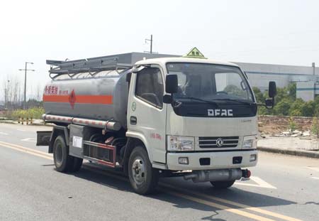 東風(fēng)多利卡4噸運油車