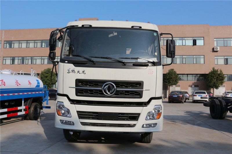 東風(fēng)天龍20-25噸灑水車